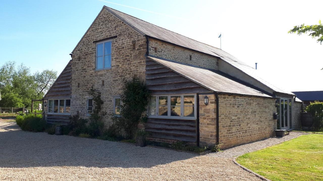 The Byre North End Farm Bed & Breakfast Ashton Keynes Екстериор снимка